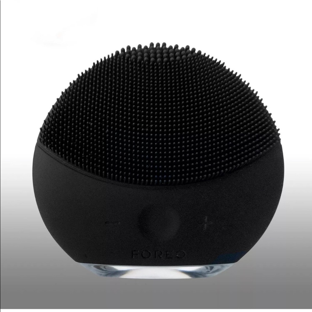 FOREO LUNA mini 2 Sonic Facial Cleansing Brush for Every Skin Type